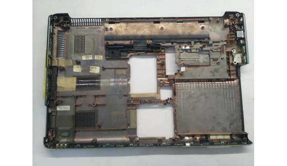 Нижняя часть корпуса для ноутбука HP Pavilion dv6-1125eo, 15 6 ", 532737-001, Б / У. Все крепления целые. Без повреждений. - 305100