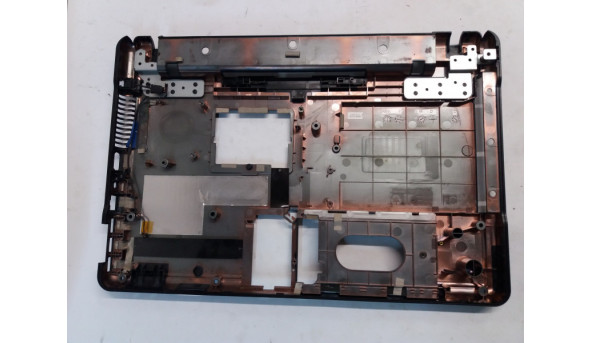 Нижняя часть корпуса для ноутбука HP Compaq 615, 538445-001, 15 6 ", Б / У. Все крепления целые. Без повреждений.