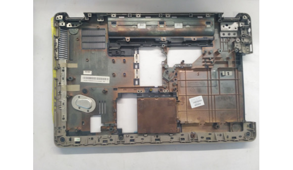 Нижня частина корпуса для ноутбука HP G62-632eo, 15.6", 610564-001, Б/В. Всі кріплення цілі.Без пошкоджень. - 305137