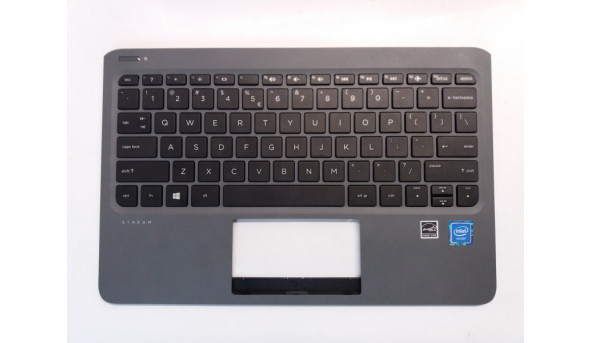 Середня частина корпуса для ноутбука HP Stream 11 Pro G4 EE, EAY0H020010, 3CY0HKA05V0, V135246HS3, Б/В. Клавіатура протестована, робоча. Всі кріплення цілі, подряпини, потертості.