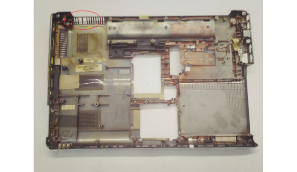 Нижняя часть корпуса для ноутбука HP Pavilion dv6-2131so, 15 6 ", 532737-001, Б / У. Все крепления целые. Поврежденная решетка - 305183