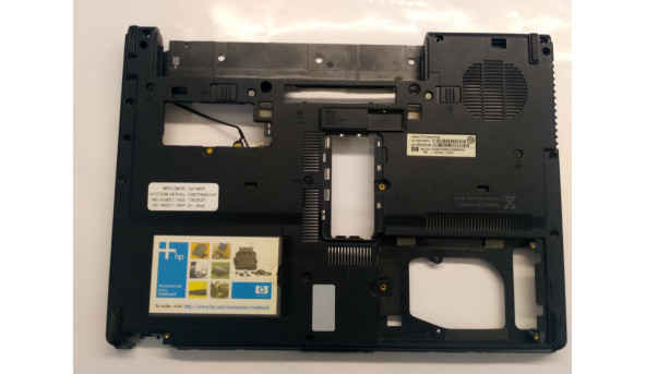 Нижня частина корпуса для ноутбука HP Compaq 6910p, 14.1", AP00Q000300, Б/В. Всі кріплення цілі.Без пошкоджень