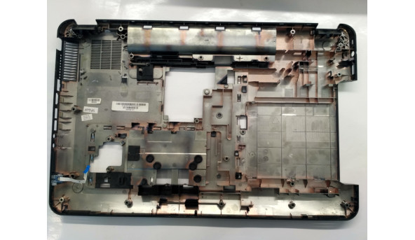 Нижня частина корпуса для ноутбука HP Pavilion g7, g7-1226sr, 17.3", 646498-001, Б/В.Всі кріплення цілі.Є тріщина(фото) - 305488