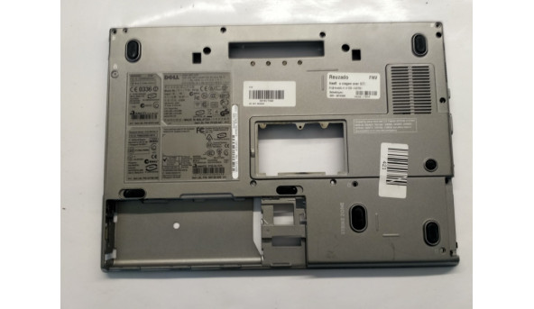 Нижня частина корпуса для ноутбука Dell Latitude D630, 14.1", Б/В. Всі кріплення цілі.Без пошкоджень.
