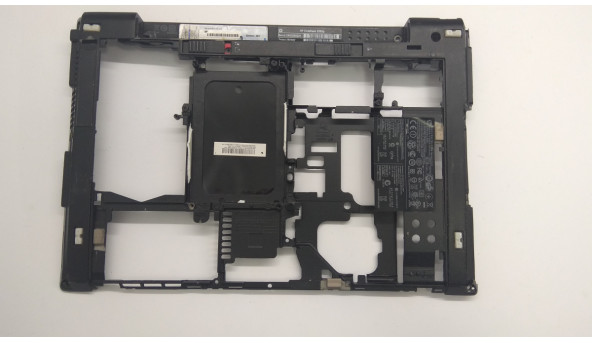 Нижня частина корпуса для ноутбука HP EliteBook 2560P, 12.5", 6070B0484501, Б/В. Всі кріплення цілі. Є тріщина (фото). Зламаний шматок корпуса.