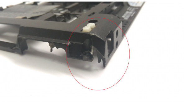 Нижня частина корпуса для ноутбука HP EliteBook 2560P, 12.5", 6070B0484501, Б/В. Всі кріплення цілі. Є тріщина (фото). Зламаний шматок корпуса. - 305585
