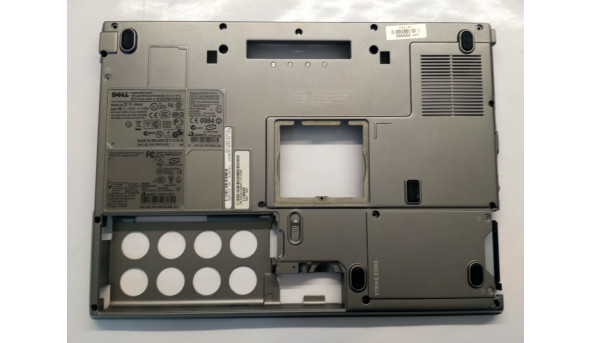 Нижня частина корпуса для ноутбука Dell Latitude D830, 15.4", Б/В. Всі кріплення цілі.Без пошкоджень