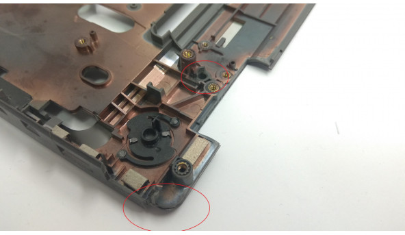 Середня частина корпуса для ноутбука HP ProBook 6570b, 15.6", 686317-001, Б/В. Є пошкодження у вигляді зламаних кутів та кріплень (фото), та роз 'єма VGA (фото), та відсутні кнопки тач паду. - 305610