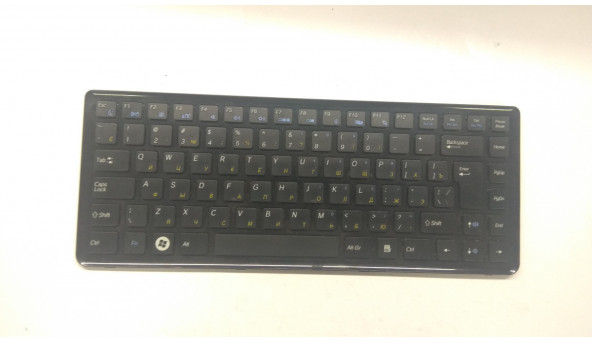 Клавиатура для ноутбука Cce Win T33l, V110415AK, Б / У, в хорошем состоянии без повреждений.