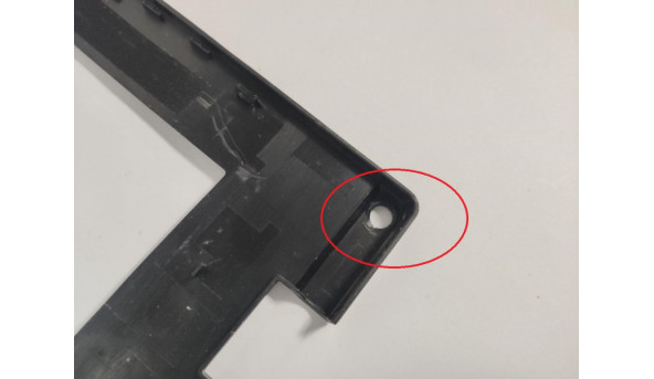 Рамка матриці для ноутбука для ноутбука Lenovo ThinkPad L430, 14.0", 60.4SE06.002, 42.4SE03.001, Б/В. Одне кріплення пошкоджене (фото). - 305718