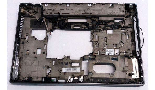 Нижня частина корпуса для ноутбука HP Elitebook 8560w, 652649-001, Б/В. Всі кріплення цілі, подряпини, потертості.