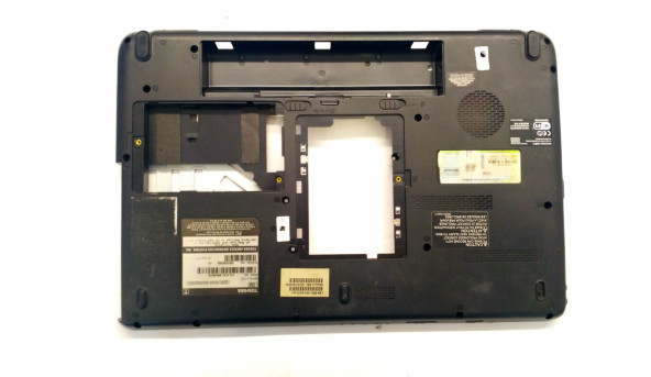 Нижня частина корпуса для ноутбука Toshiba Satellite L500D, 15.6", V000180430, Б/В. Всі кріплення цілі.Є пошкодження(фото).