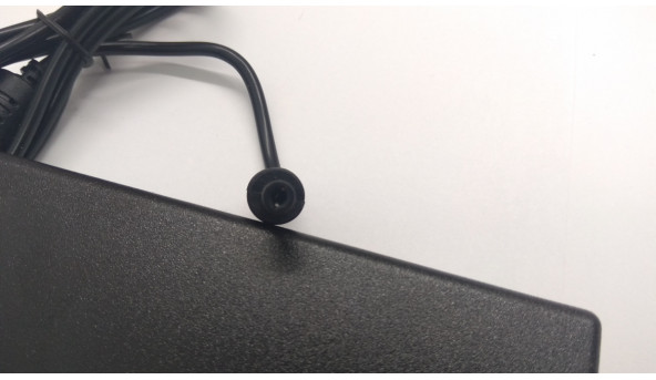 Зарядка для ноутбука Asus Model: PA-1900-05, Input: 100-240V, 50-60Hz, 1.5A, Output: 19V-4.74A - 305874