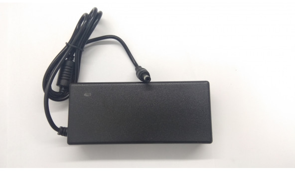 Зарядка для ноутбука Asus Model: PA-1900-05, Input: 100-240V, 50-60Hz, 1.5A, Output: 19V-4.74A