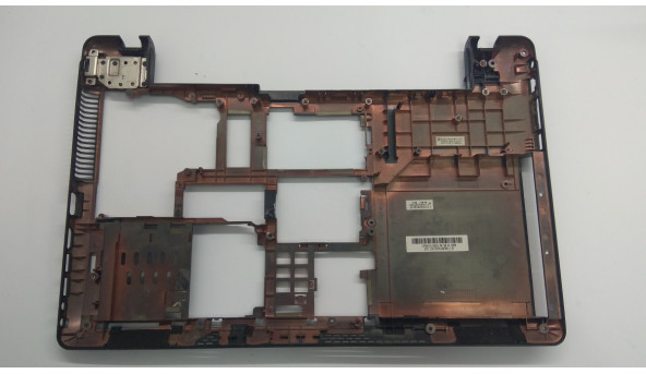 Нижняя часть корпуса для ноутбука Asus K52D, 15 6 ", 13N0-GUA0211, Б / У. Несколько креплений имеют трещины (фото).
