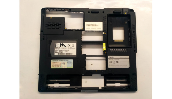 Нижня частина корпуса для ноутбука Asus RM Z91F, 15.0-15.6", 13GNCL6AP026, Б/В. Всі кріплення цілі.Без пошкоджень.