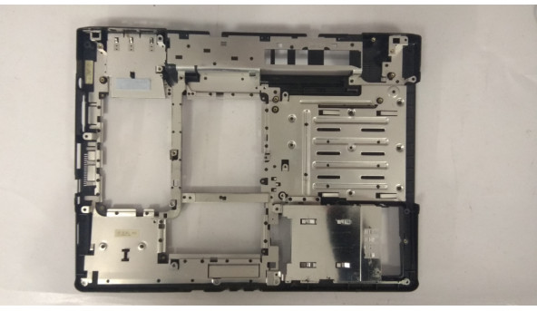 Нижня частина корпуса для ноутбука Fujitsu AMILO A1650G, 15", MS2174, 60.4B302.003, Б/В. Всі кріплення цілі, без пошкоджень. - 306178