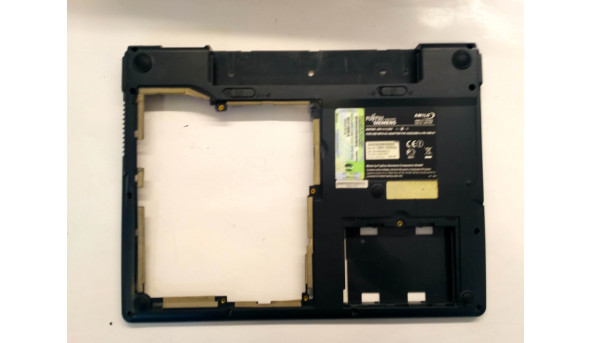 Нижня частина корпуса для ноутбука Fujitsu Amilo L1310G, 15.4", 80-41114-00, Б/В. Є тріщина  на кріпленні