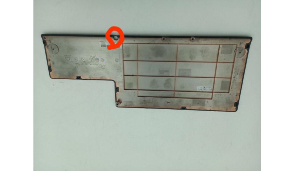 Сервисная крышка Fujitsu Lifebook A556 поврежден одно крепление - 306222