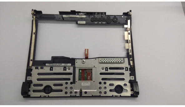 Середня частина корпуса для ноутбука Dell Inspiron 8200, 15.1", Б/В. Всі кріплення цілі.Без пошкоджень. - 306331