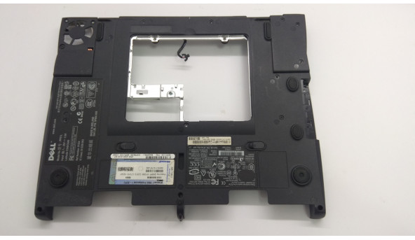 Нижня частина корпуса для ноутбука Dell Latitude C540, 14.1", 3J544, Б/В. Всі кріплення цілі.Без пошкоджень.