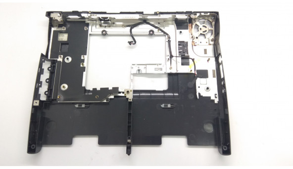 Нижняя часть корпуса для ноутбука Dell Latitude C540, 14 1 ", 3J544, Б / У. Все крепления целые. Без повреждений. - 306348