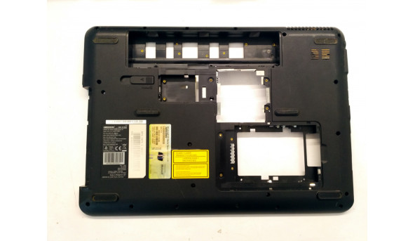 Нижня частина корпуса для ноутбука Medion MD 97900, 15.4", 60.4Q103.002, Б/В. Всі кріплення цілі.Без пошкоджень.