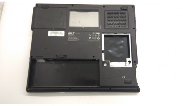 Нижня частина корпуса для ноутбука Acer Aspire 1350, ZP1, 14.1", EAZP1002019, Б/В. Всі кріплення цілі.Без пошкоджень.