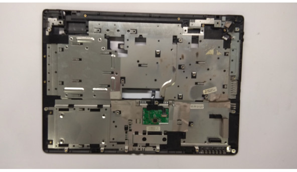 Середня частина, корпуса для ноутбука Fujitsu Amilo Li 1718, 15.4", 60.4B912.002, Б/В. Всі кріплення цілі, без пошкоджень. - 306603