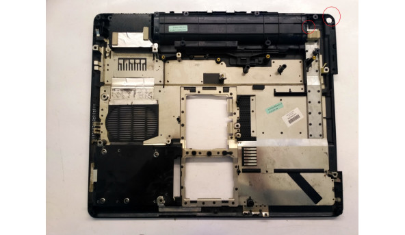 Нижня частина корпуса для ноутбука Compaq Presario M2000, 15.0", 382399-001, Б/В. Є тріщина на решітці, відсутні кріплення(фото) - 306606