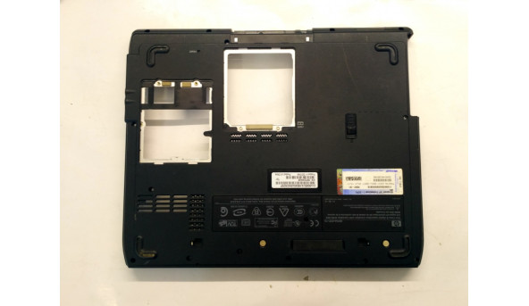 Нижня частина корпуса для ноутбука Compaq nx9005, 15.0", 317432-001, Б/В. Всі кріплення цілі.Тріщина біля аудіо роз'єму