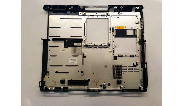 Нижня частина корпуса для ноутбука Compaq nx9005, 15.0", 317432-001, Б/В. Всі кріплення цілі.Тріщина біля аудіо роз'єму - 306621