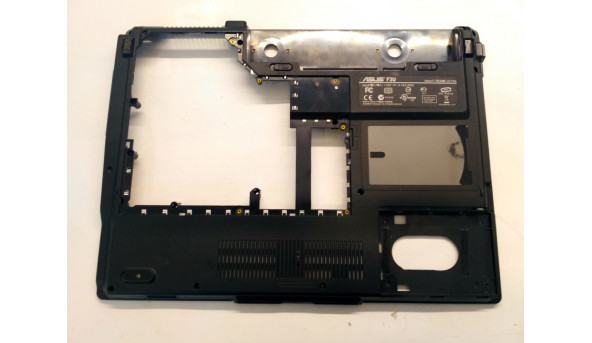 Нижня частина корпуса для ноутбука Asus F3U, 15.4", 13GNI11AP040-3, Б/В. Всі кріплення цілі.Без пошкоджень