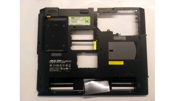 Нижня частина корпуса для ноутбука Asus A6000, 15.4", Б/В. Є тріщина та пошкоджені кріплення(фото).