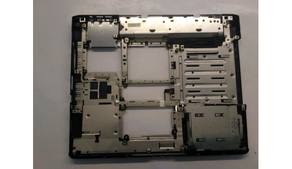 Нижня частина корпуса для ноутбука Fujitsu Amilo Pro V2060, 15.0", Б/В. Всі кріплення цілі.Без пошкоджень - 306753