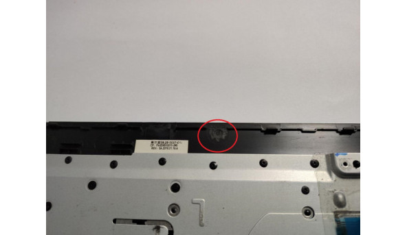 Середня частина корпуса для ноутбука HP Pavilion 15, 15-af156sa, 15.6", AP1EM000310, б/в. Зламане одне кріплення (фото), клавіатура залита, неробоча - 306805