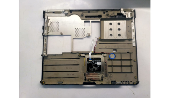 Середня частина корпуса для ноутбука HP Compaq nc6000, 14.0", Б/В. Кріплення всі цілі. Є подряпини - 306857