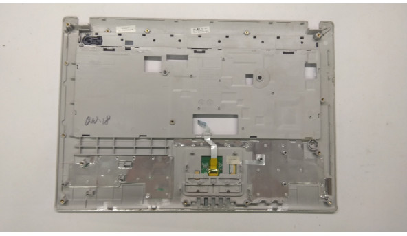 Середня частина корпуса для ноутбука Samsung RV408, NP-RV408L, BA75-02422C. Кріплення всі цілі.Без пошкоджень.Є незначні подряпини. - 306916