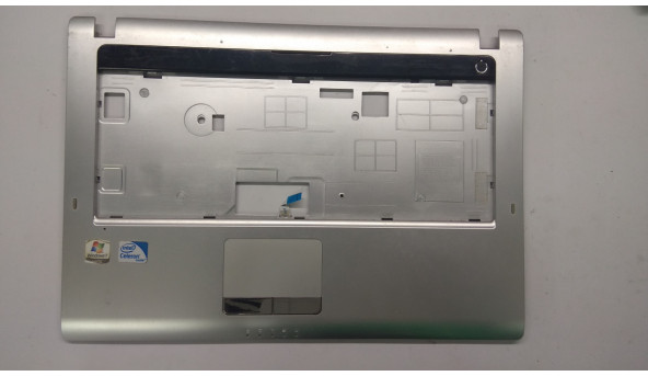 Середня частина корпуса для ноутбука Samsung RV408, NP-RV408L, BA75-02422C. Кріплення всі цілі.Без пошкоджень.Є незначні подряпини.