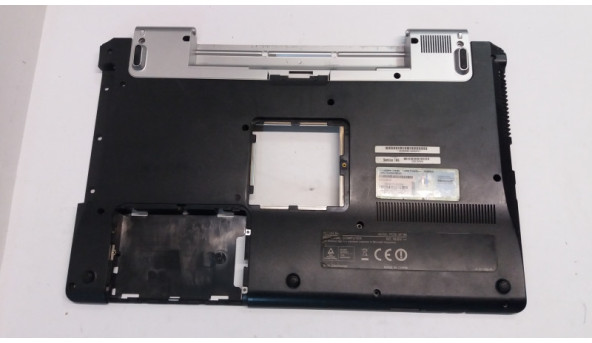 Нижняя часть корпуса для ноутбука Sony PCG-92A1, 14 1 ", Б / У. Все крепления целые. Без повреждений