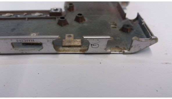 Нижняя часть корпуса для ноутбука Sony Vaio PCG-9L1L, 14 1 ", Б / У. Все крепления целые. Есть повреждения у USB порта