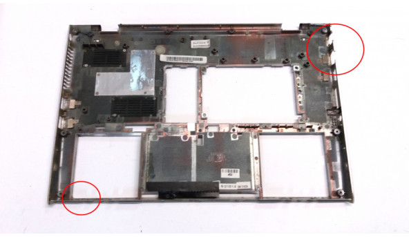 Нижня частина корпуса для ноутбука Sony Vaio SVT131, 60.4UJ02.003, Б/В. Всі кріплення цілі.Є пошкодження VGA, RJ45 порта, трішини (фото)