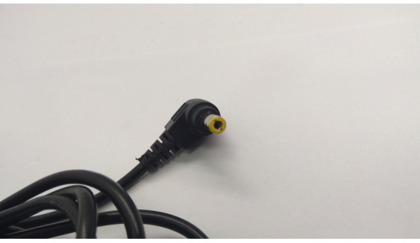 Зарядка для ноутбука Fujitsu, Input: 100-240V-1.2-0.6A, 50-60Hz, Output: 19V-4.22A, Оригінал - 307138