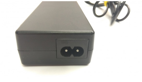 Зарядка для ноутбука Fujitsu, Input: 100-240V-1.2-0.6A, 50-60Hz, Output: 19V-4.22A, Оригінал - 307138