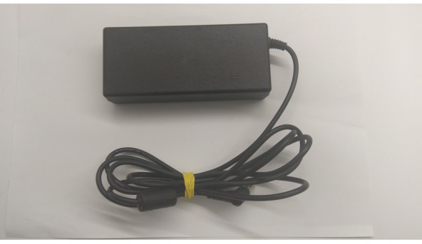 Зарядка для ноутбука Fujitsu, Model: 0713C2090, Input: 100-240V, 50-60Hz, 1.5A, Output: 20V-4.5A, S26113-E533-V15-02, Оригінал.