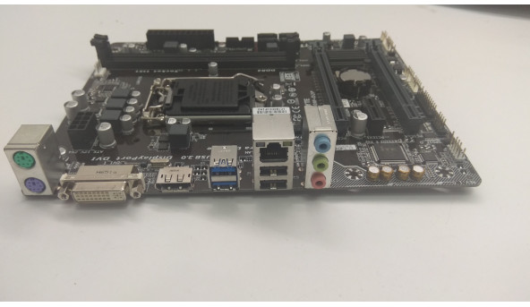 Материнская плата для Персонального компьютера Gigabyte GA-H110M-D2P, состояние новой. При некорректном работе платы, мы меняем на другую плату. Материнские платы протестированы на них ставили Windows и все драйвера, также тестировали все порты. - 307185
