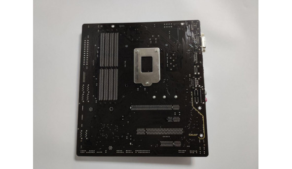 Материнская плата для персонального компьютера GIGABYTE GA-B150M-D3P, rev. 1. 0, состояние новой. Гарантия на материнскую плату, предоставляется на три месяца. При некорректном работе платы, мы меняем на другую плату. Материнские платы протестированы на н