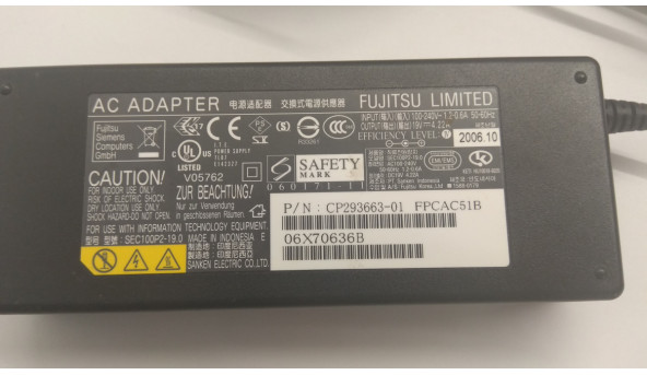Зарядка для ноутбука Fujitsu, Model: FPCAC51B, Input: 100-240V-1. 2-0. 6A, 50-60Hz-1. 2A, Output: 19V-4. 22A, CP293663-01, Оригинал - 307193