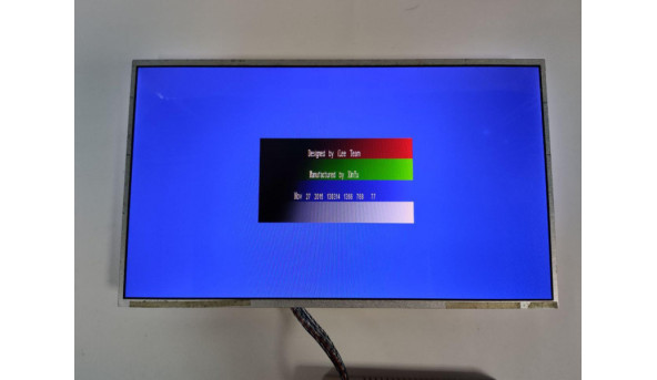 Матриця HannStar, HSD160PHW1 Rev:0, 16.0", 40-pin, LED, HD 1366x768, Б/В.Має невеличкий засвіт, інколи є мерехтіння (майже непомітне), є незначні подряпини та сліди від клавіатури які на роботу не впливають. на долю секунди проскакує горизонтальна по