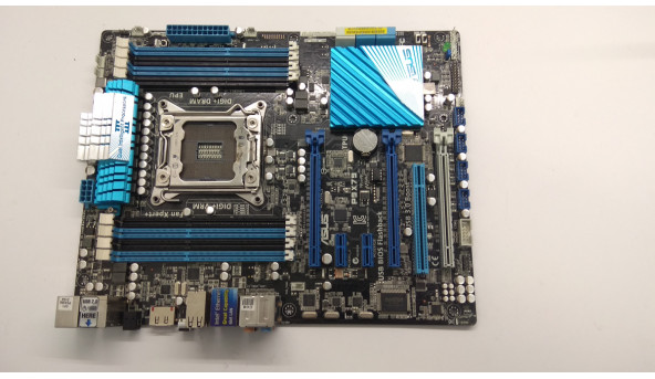 Материнська плата Asus P9X79 (s2011, Intel X79, PCI-Ex16), Б/В, потрібна заміна сокета для процесора (фото), є декілька погнутих ніжок, та пошкодження на кріпленні ОЗП (фото).
